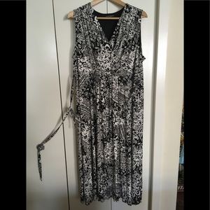 🔥2/$20🔥 Black & White Dress